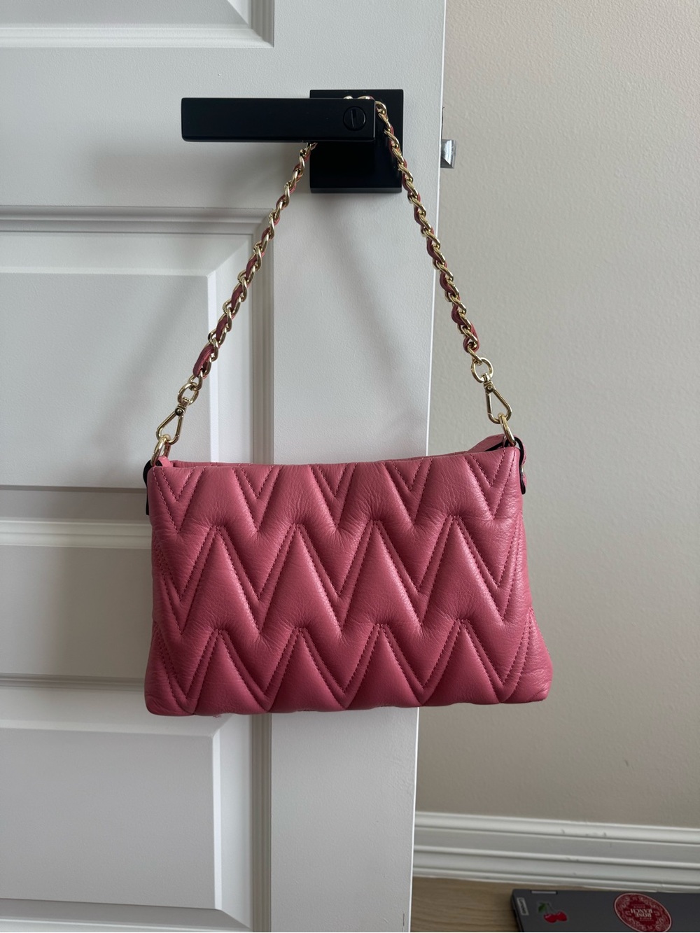 Valentino Quilted Rose Shoulder Bag with Gold Chain - Picture 2 of 6